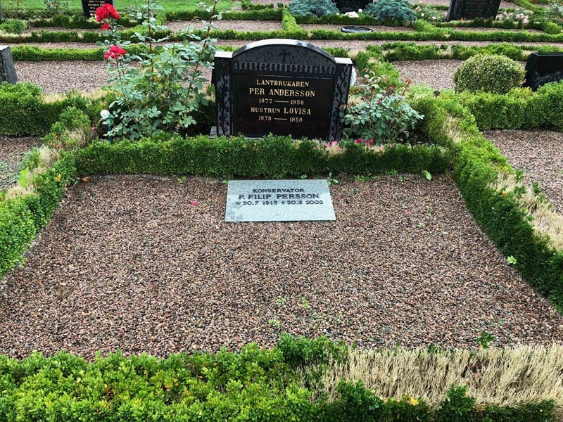 Grave number: Kå 40    11, 12