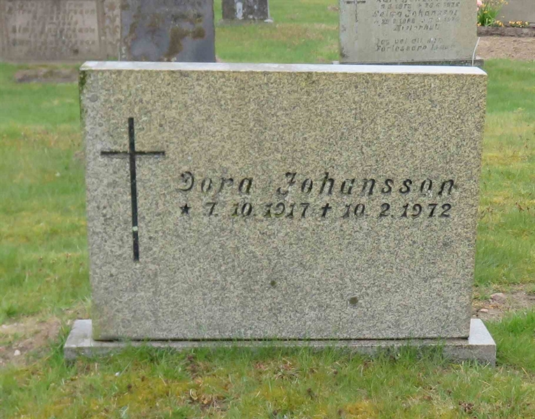 Grave number: 01 B   125, 126, 127