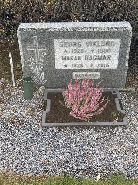 Grave number: 4 N ND   220