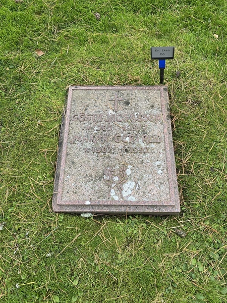 Hautatunnus: 2 E   155