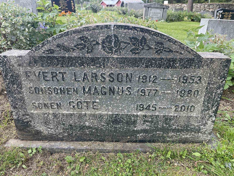 Grave number: 001 1   258