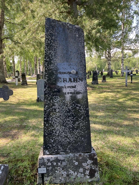 Grave number: 2 D   106