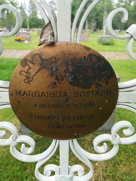 Hautatunnus: NK 09    51