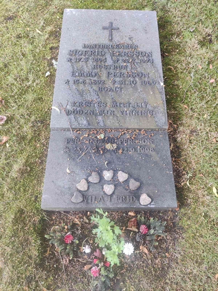 Grave number: VK D   111, 112