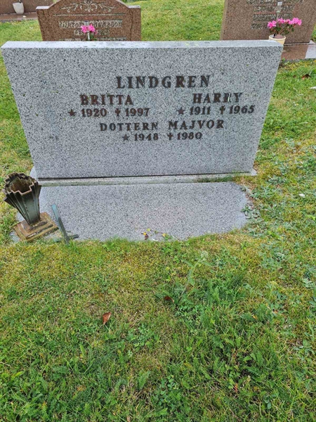 Grave number: F 02   380, 381