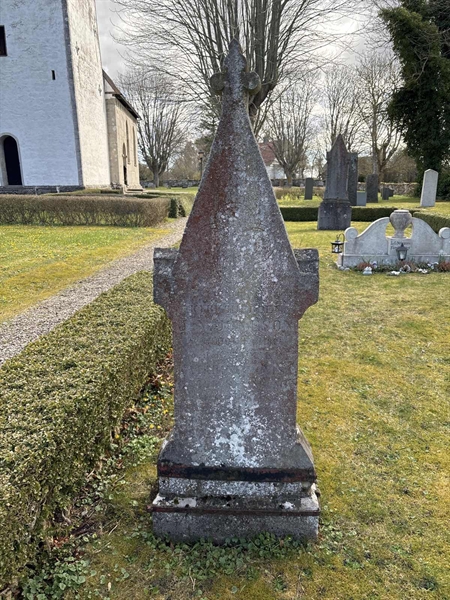 Grave number: FA 16A