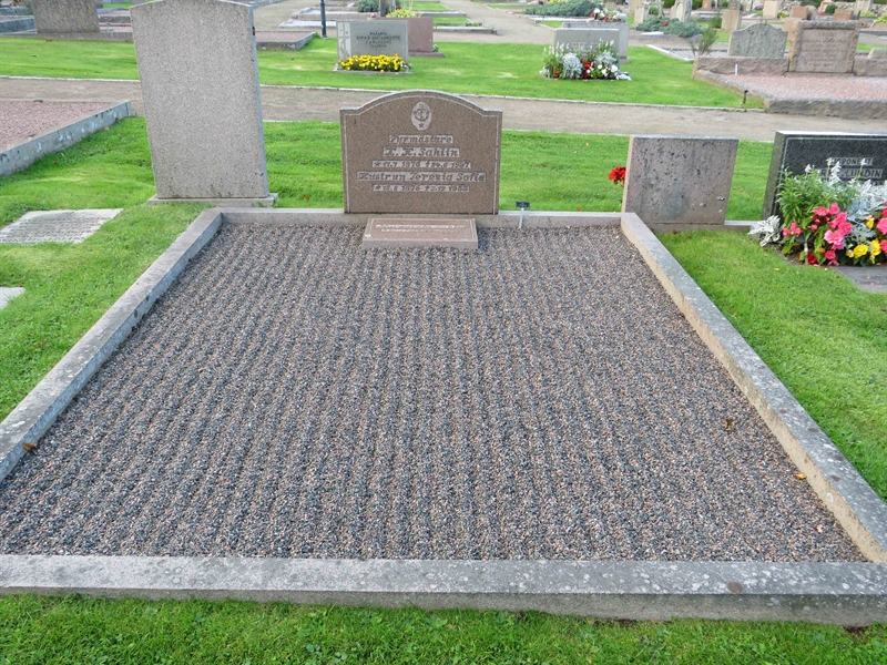 Gravnummer: 1 03  145