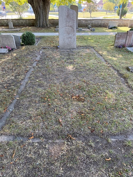 Grave number: Ö 01    25.A-D