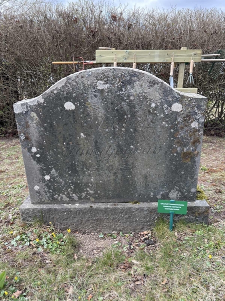 Grave number: LO 68, 69