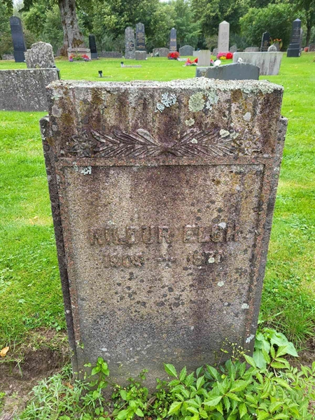 Grave number: kö 01 08   157