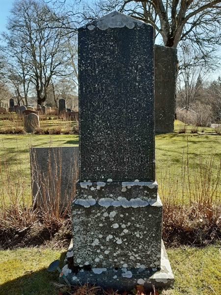Grave number: HM 13   36, 37