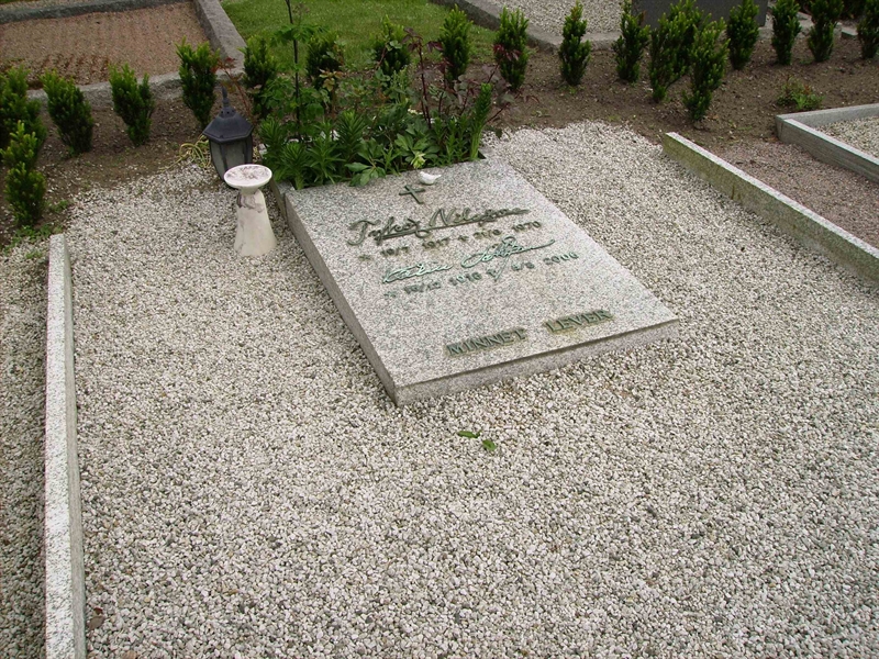 Grave number: LM 2 18  165