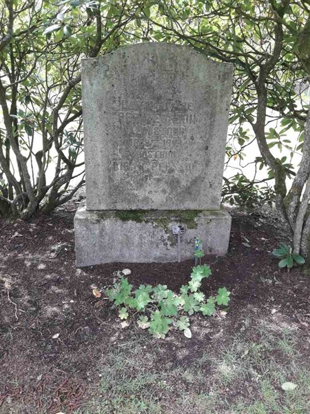 Grave number: SB 02     6