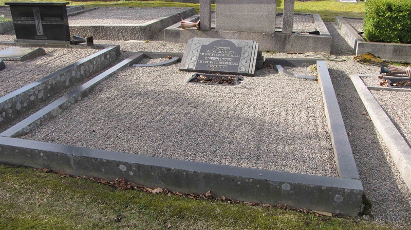 Grave number: HJ   298, 299