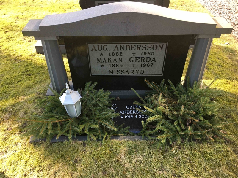 Grave number: 2 B   044