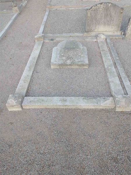 Gravnummer: VK E   628, 629