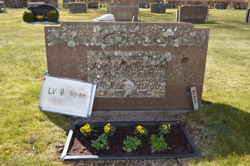 Grave number: LV H   103, 104