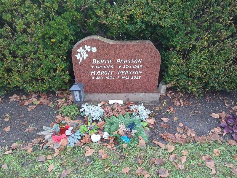 Grave number: FE E    15, 16