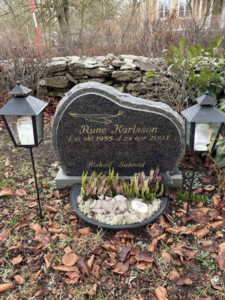 Grave number: L E 26