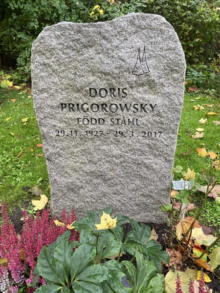 Grave number: 1 H   107