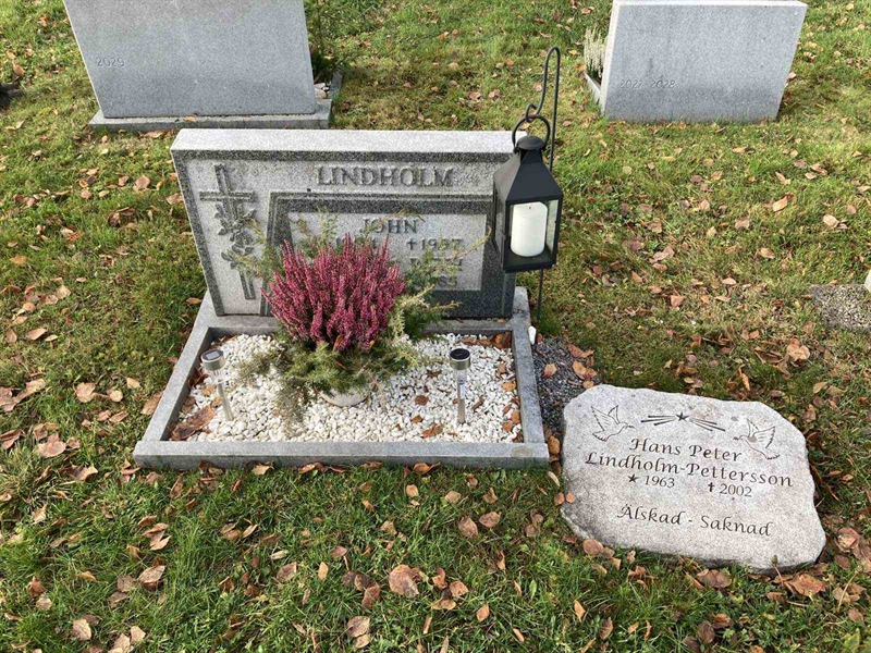 Grave number: 3 2004-2005