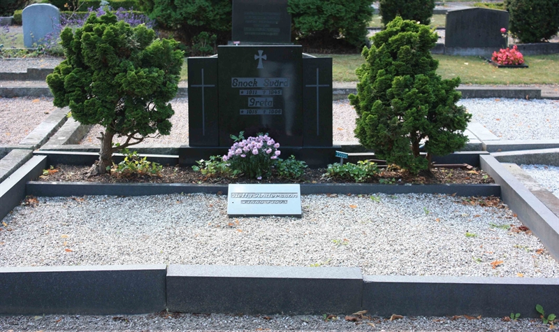 Grave number: Ö 22i   152, 153