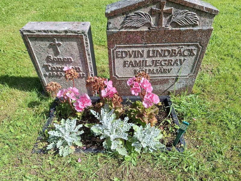 Grave number: 001 2   723