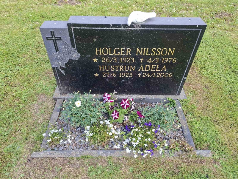 Grave number: 001 2   761