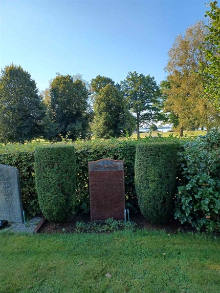 Grave number: OS N   156, 157