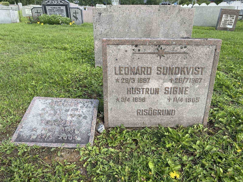 Grave number: 2 08   303