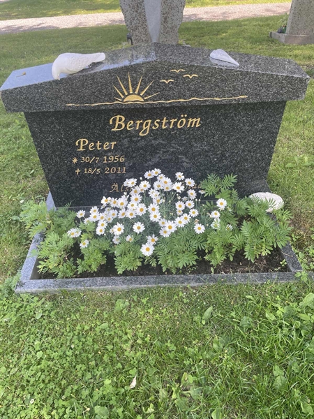 Grave number: H 8    59-60
