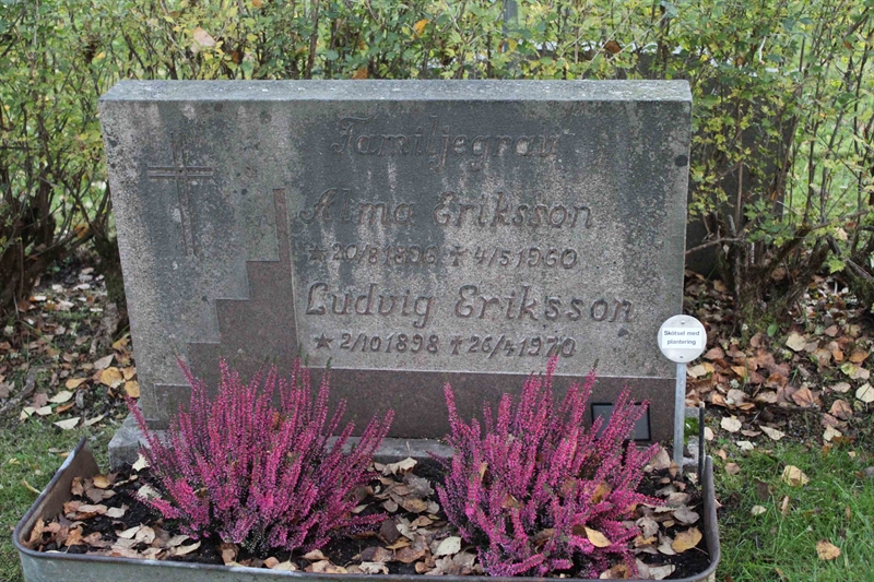 Grave number: A L  582