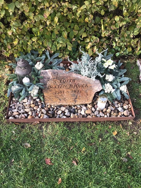 Grave number: SK 2 06 1013