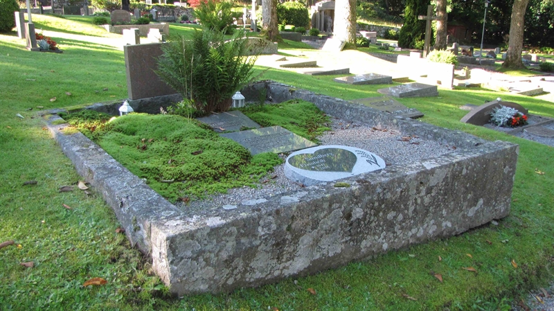 Grave number: HG MÅSEN   483, 484