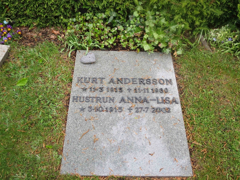 Grave number: HÖB N.UR   251