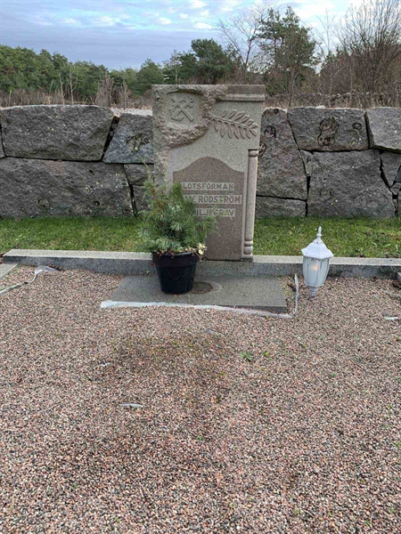 Grave number: H 003  0102, 0103