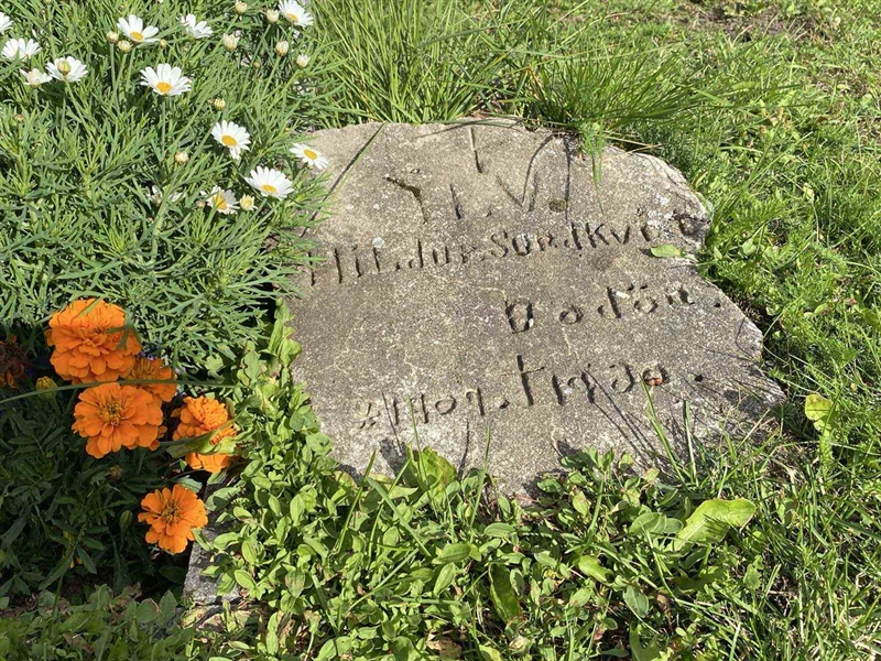 Grave number: 2 08 124