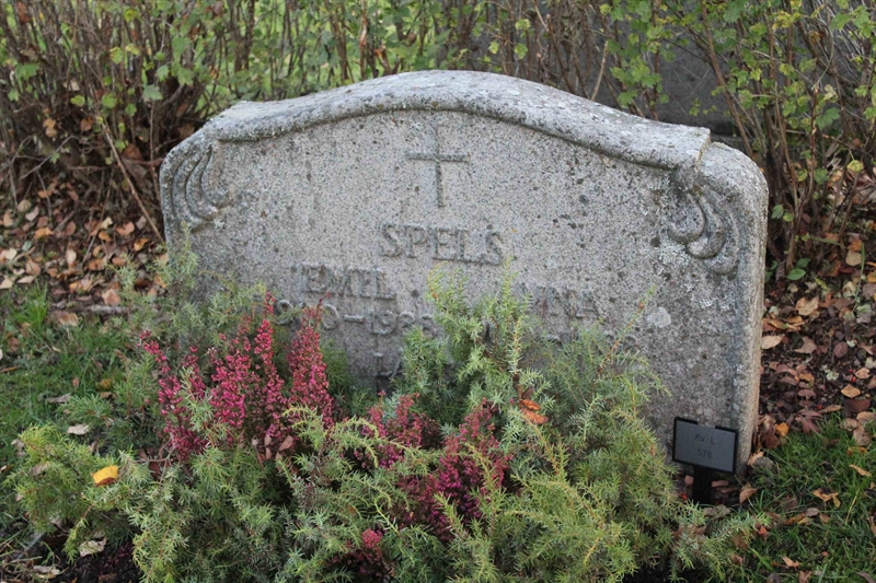 Grave number: A L  578