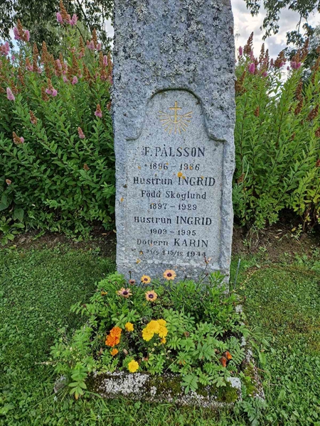 Grave number: 451 05 12