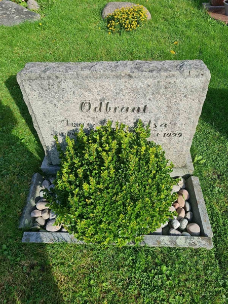 Grave number: K1 08   670