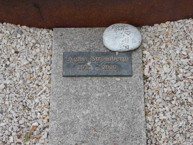 Grave number: SNK M    13