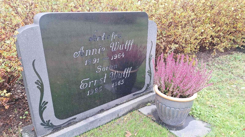 Grave number: VN I     5-6