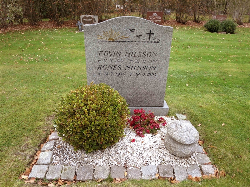 Grave number: HNB I    74