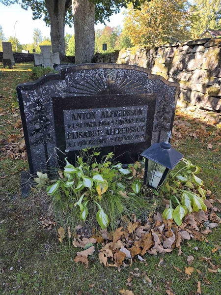 Grave number: T A B   478-479