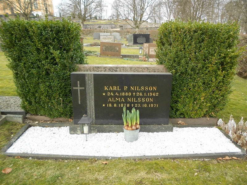 Grave number: NÅ M6   143, 144