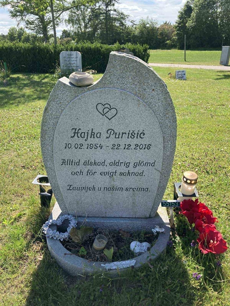 Grave number: R 05M 155, 156
