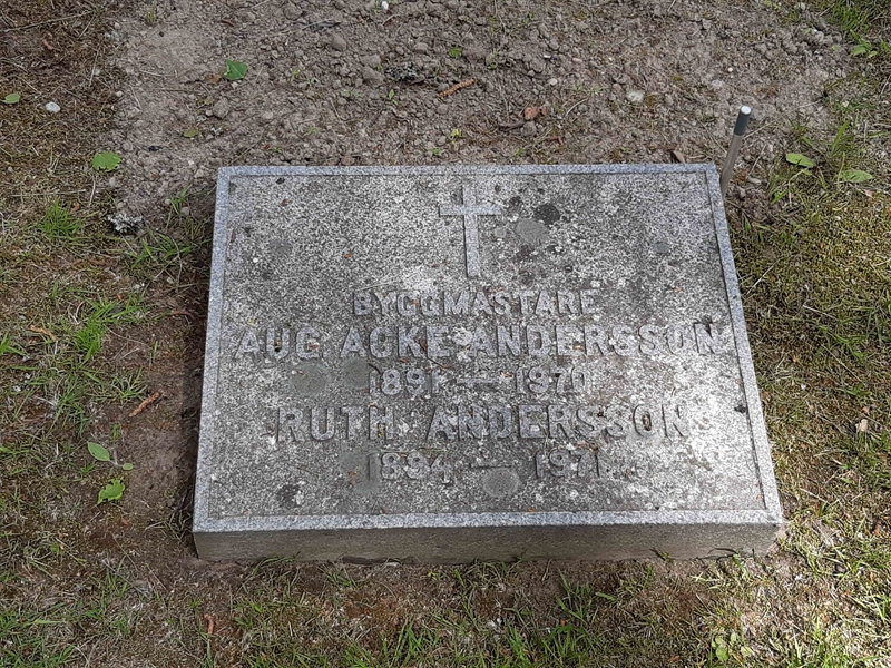 Grave number: KA 14    43