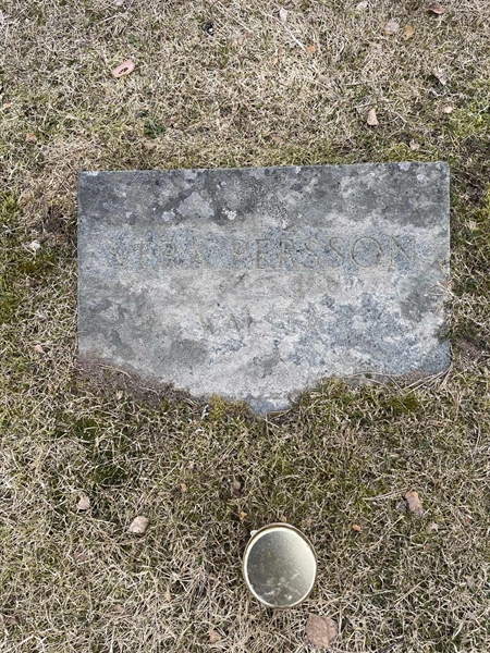 Grave number: R 3    88-E