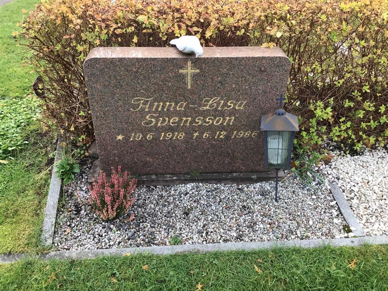 Grave number: LM 4 400  057