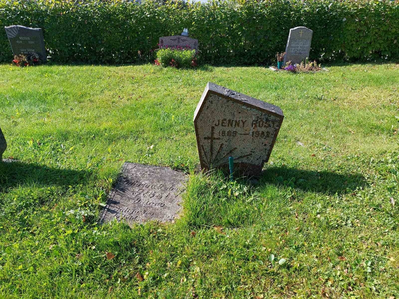 Grave number: K J   143